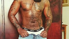 Soldado dando gostoso pro negao na sauna Thumb